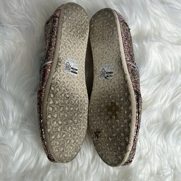 Tom’s red/green/silver and gold sparkle loafers size 6.5 - Picture 6 of 6
